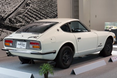 Nissan_Fairlady_Z_432_(1970)_rear-right_Toyota_Automobile_Museum a.jpg
